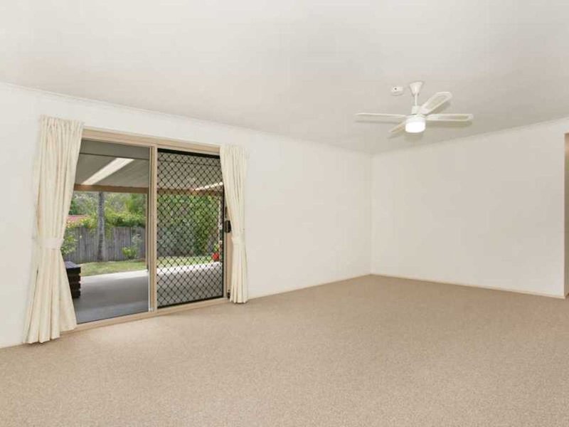 Photo - 71 Studio Drive, Oxenford QLD 4210 - Image 3