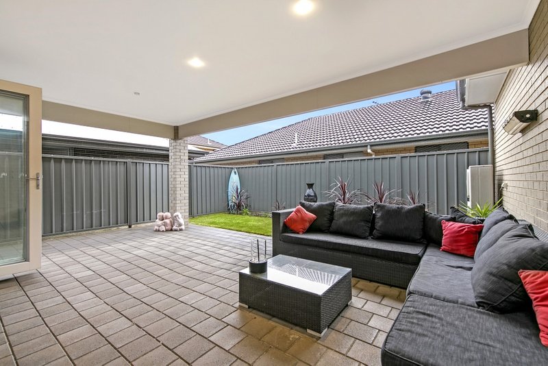 Photo - 71 Swinden Crescent, Blakeview SA 5114 - Image 16