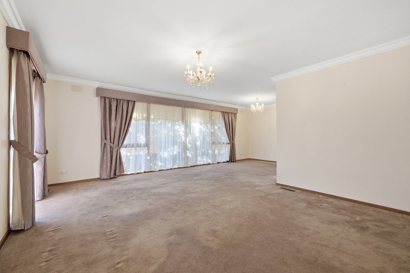 Photo - 71 Sylphide Way, Wantirna South VIC 3152 - Image 4