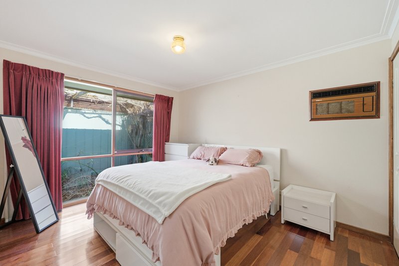 Photo - 71 Sylphide Way, Wantirna South VIC 3152 - Image 5