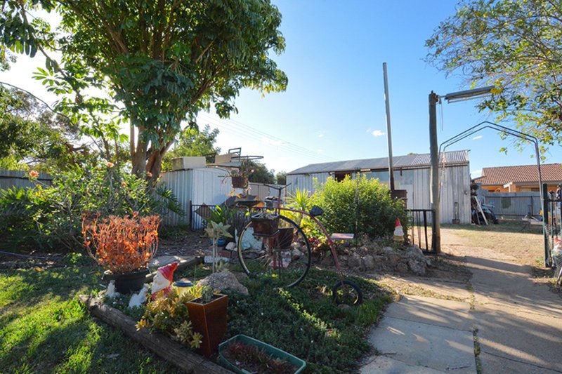 Photo - 71 Tapio Street, Dareton NSW 2717 - Image 11