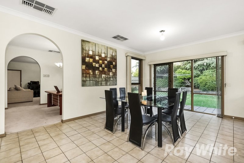 Photo - 71 Timbertop Drive, Rowville VIC 3178 - Image 6