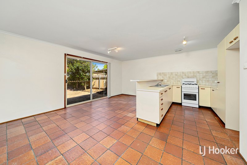 Photo - 71 Twelvetrees Crescent, Florey ACT 2615 - Image 3