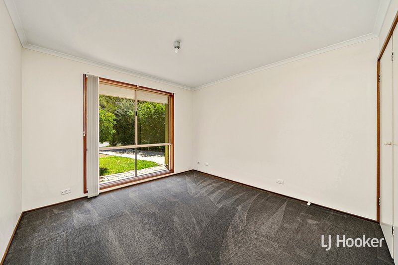 Photo - 71 Twelvetrees Crescent, Florey ACT 2615 - Image 8