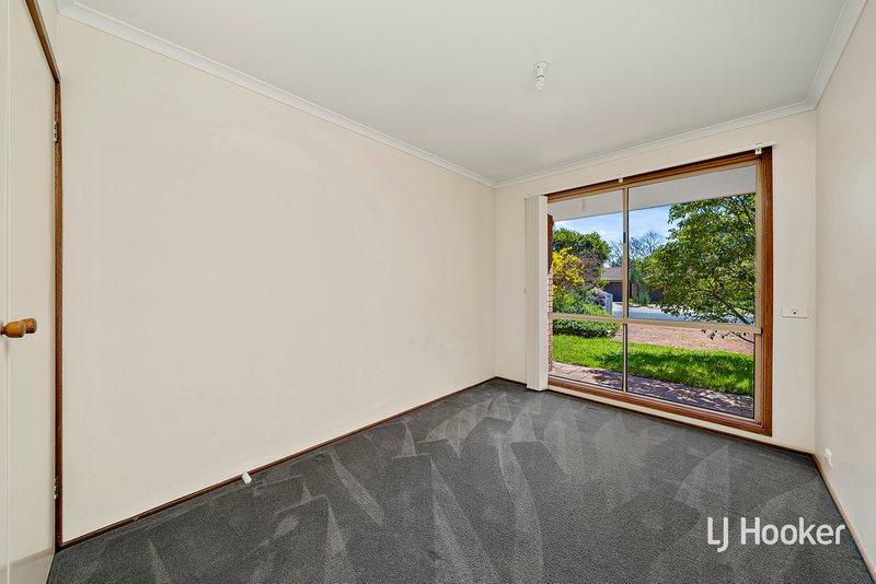 Photo - 71 Twelvetrees Crescent, Florey ACT 2615 - Image 9
