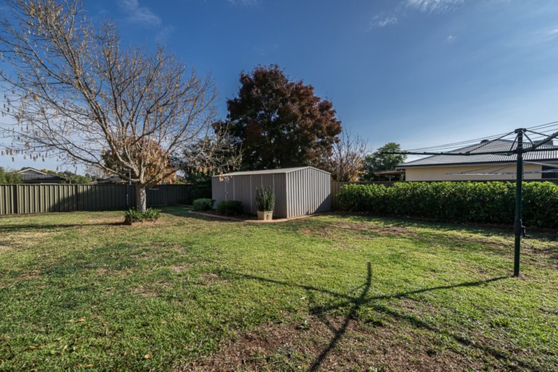 Photo - 71 Twickenham Drive, Dubbo NSW 2830 - Image 5