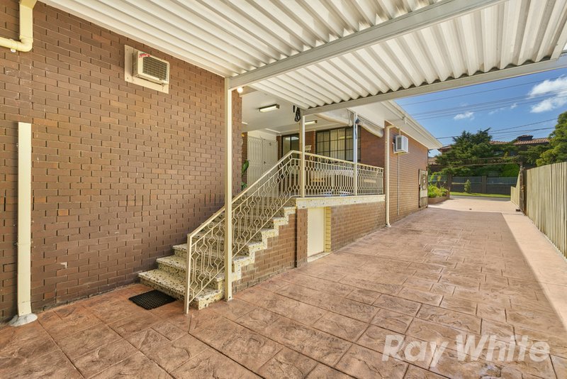 Photo - 71 View Mount Road, Glen Waverley VIC 3150 - Image 10