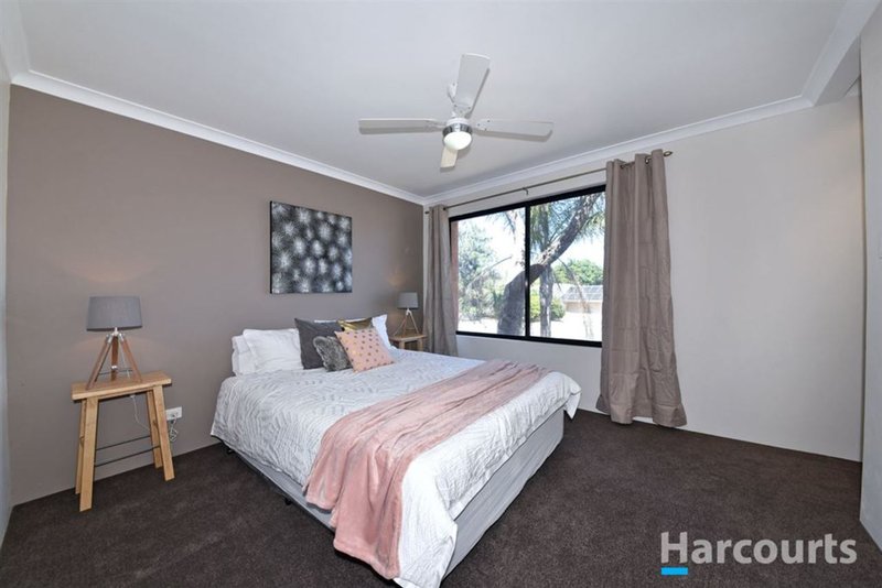 Photo - 71 Viridian Drive, Banksia Grove WA 6031 - Image 17