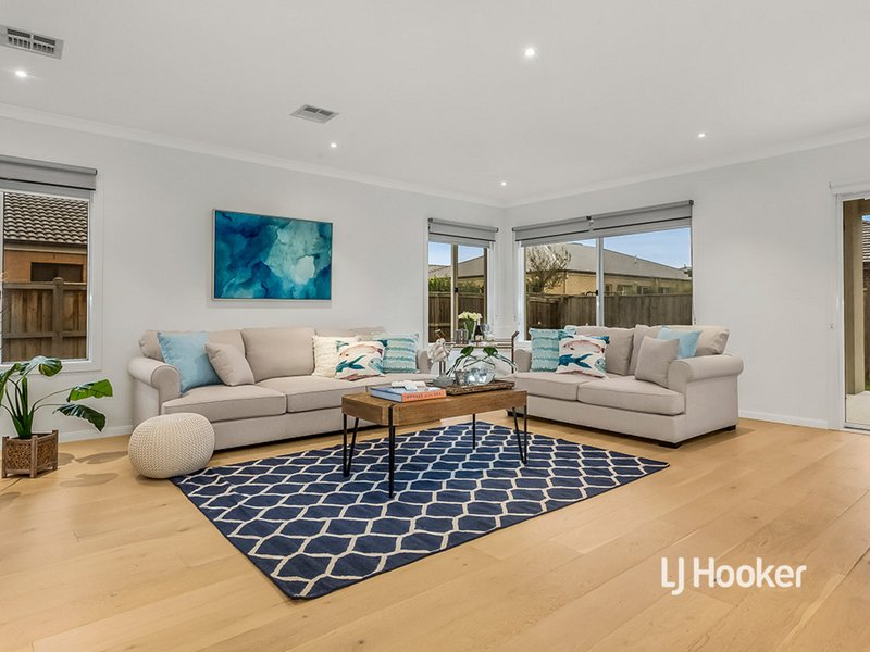 Photo - 71 Waves Drive, Point Cook VIC 3030 - Image 6