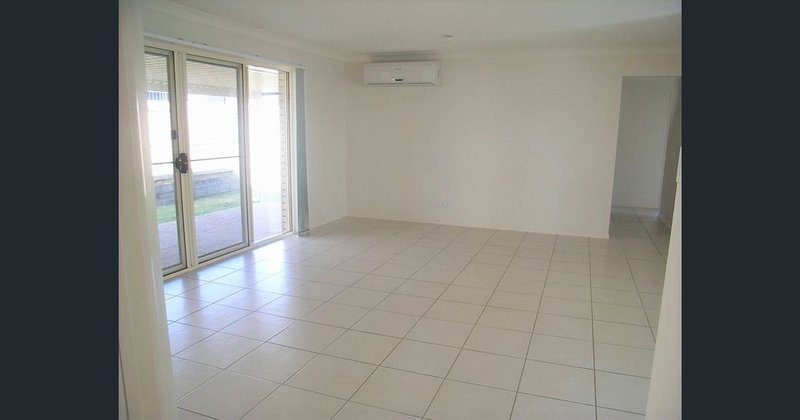 Photo - 71 Westminster Crescent, Raceview QLD 4305 - Image 3