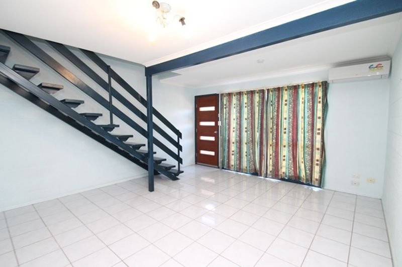 Photo - 7/10 Chapman Drive, Clinton QLD 4680 - Image