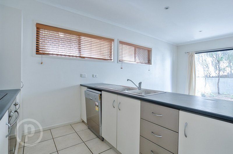 Photo - 7/10 Christensen Street, Yeronga QLD 4104 - Image 5