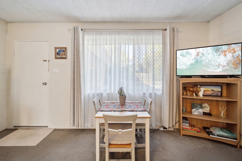 Photo - 7/10 Macquoid Street, Queanbeyan NSW 2620 - Image 8