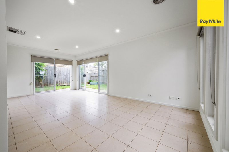 Photo - 7/10 Reidy Rise, Harkness VIC 3337 - Image 2