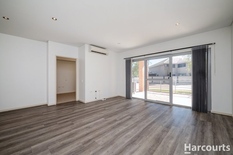 Photo - 7/10 Roebuck Drive, Salter Point WA 6152 - Image 11