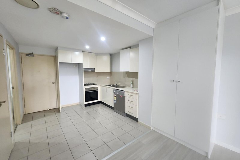 Photo - 7/102-106 Railway Terrace, Merrylands NSW 2160 - Image 2