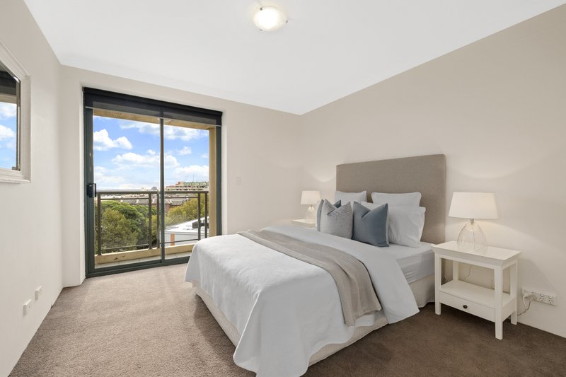 Photo - 710/28 West Street, North Sydney NSW 2060 - Image 6