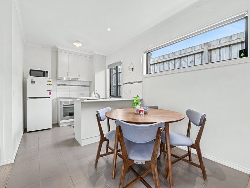 Photo - 7/103 Army Road, Pakenham VIC 3810 - Image 2