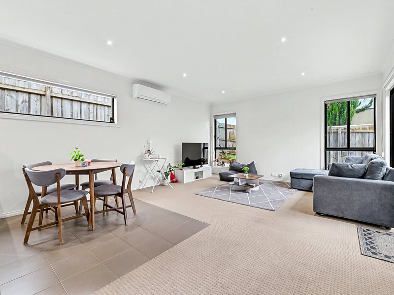 Photo - 7/103 Army Road, Pakenham VIC 3810 - Image 3