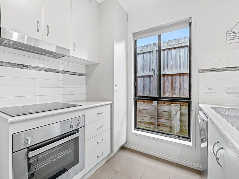 Photo - 7/103 Army Road, Pakenham VIC 3810 - Image 5