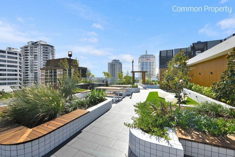Photo - 710/3 Gray Street, Bondi Junction NSW 2022 - Image 4