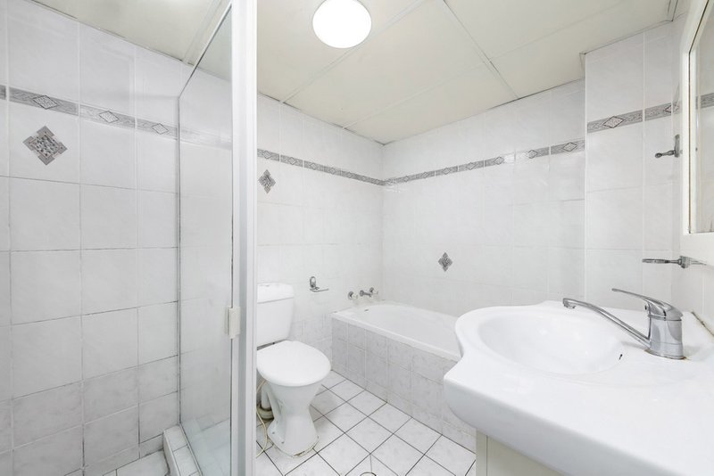 Photo - 7/105 Meredith Street, Bankstown NSW 2200 - Image 6