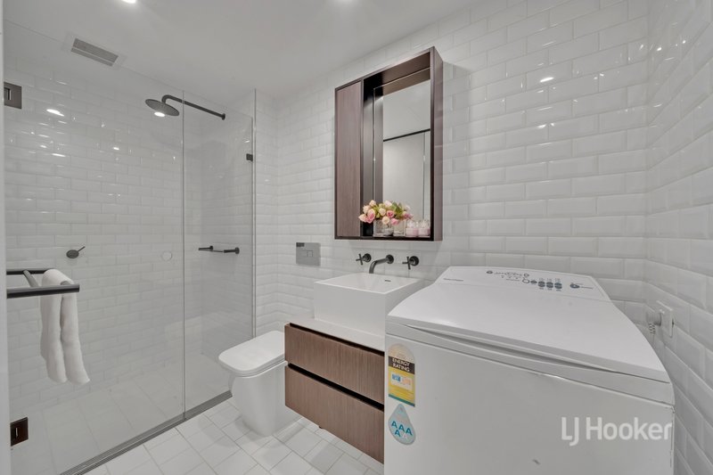 Photo - 710/93 Flemington Road, North Melbourne VIC 3051 - Image 5