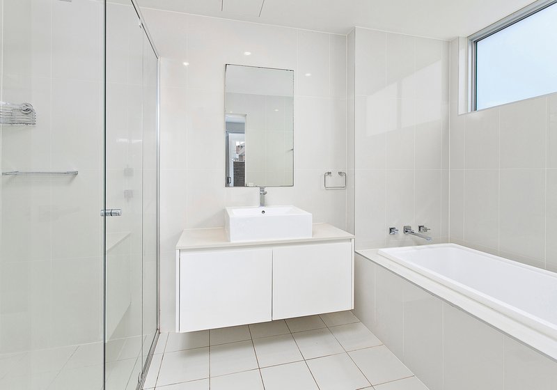 Photo - 7/11-15 Pleasant Avenue, North Wollongong NSW 2500 - Image 6