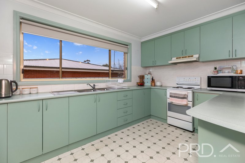 Photo - 7/11 Fitzroy Street, Tumut NSW 2720 - Image 4