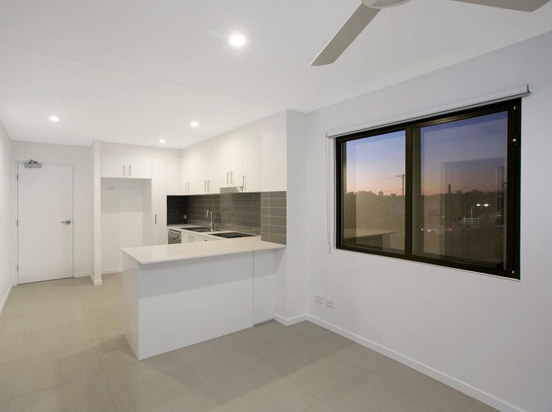 Photo - 7/11 Lagonda Street, Annerley QLD 4103 - Image 4
