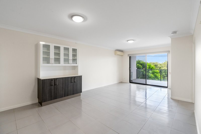 Photo - 7/11 View Street, Chermside QLD 4032 - Image 2