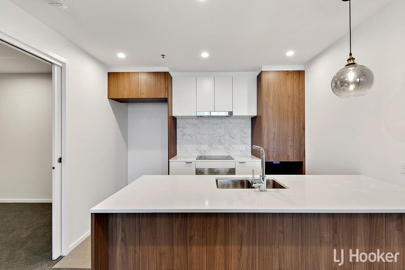 Photo - 711/15 Bowes Street, Phillip ACT 2606 - Image 2