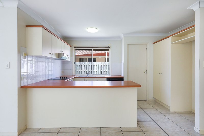 Photo - 7/113-115 Arundel Drive, Arundel QLD 4214 - Image 7