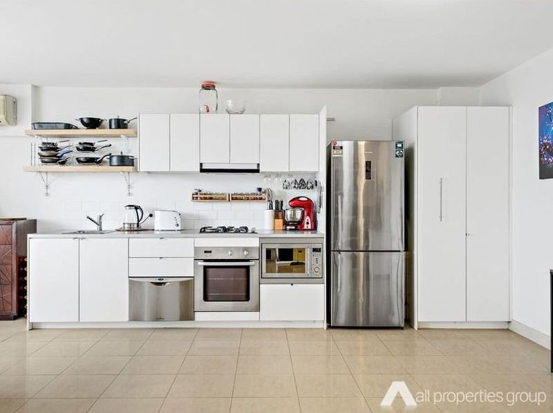 Photo - 711/82 Alfred Street, Fortitude Valley QLD 4006 - Image 2