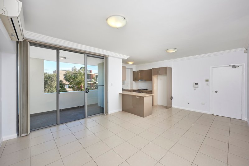 Photo - 7/12-14 Darcy Road, Westmead NSW 2145 - Image 3