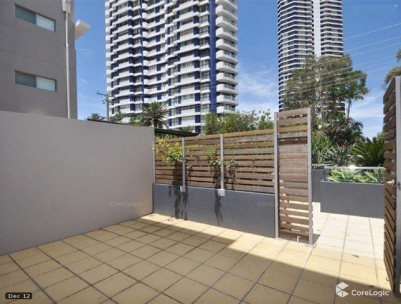 Photo - 7/12-18 Bayview Street, Runaway Bay QLD 4216 - Image 4