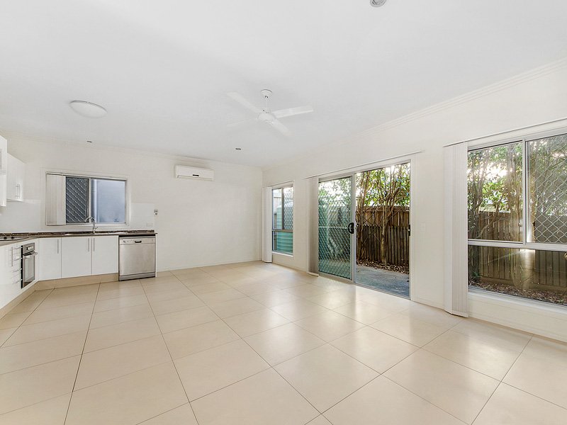 Photo - 7/12 Careel Close, Helensvale QLD 4212 - Image 2