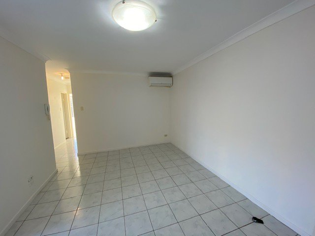 Photo - 7/12 Drummond Street, Warwick Farm NSW 2170 - Image 2