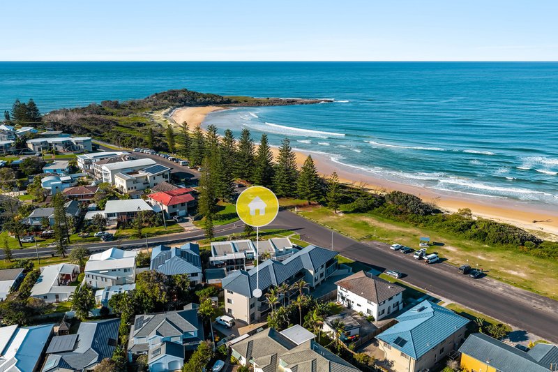 Photo - 7/12 Pacific Parade, Yamba NSW 2464 - Image 1