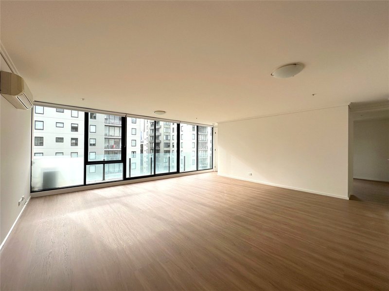 Photo - 712/38 Bank Street, South Melbourne VIC 3205 - Image 1