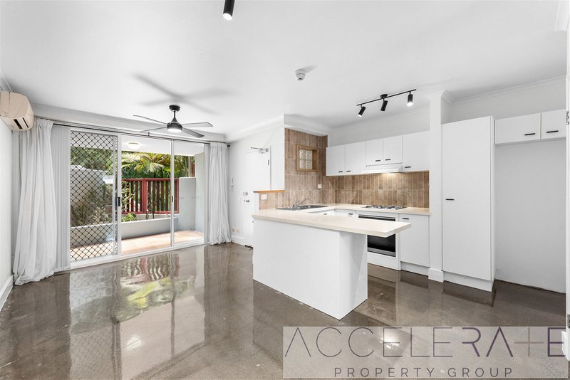 Photo - 7/128 Bowen Street, Spring Hill QLD 4000 - Image 3