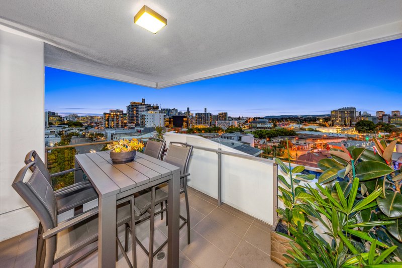 Photo - 712/8 Jeays Street, Bowen Hills QLD 4006 - Image 2