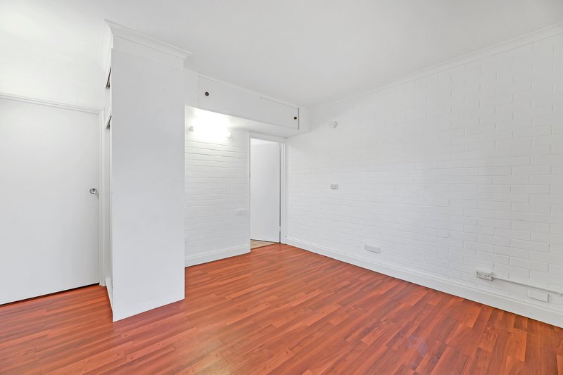 Photo - 7/13-15 Gilmore Place, Queanbeyan NSW 2620 - Image 4