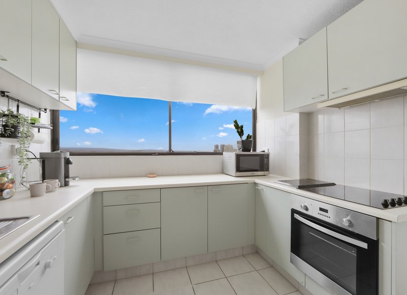 Photo - 71/3-5 Admiralty Drive, Surfers Paradise QLD 4217 - Image 15