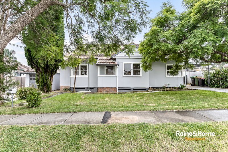 713 Henry Lawson Drive, East Hills NSW 2213