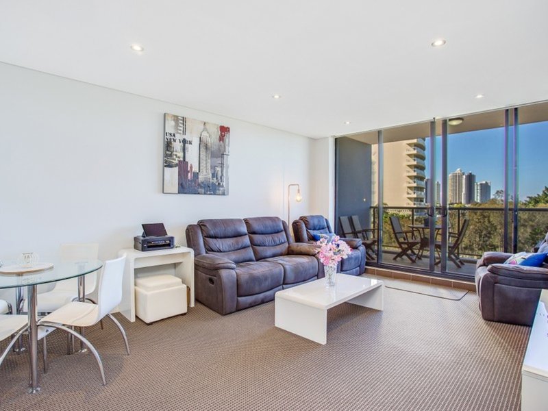 Photo - 713/2 Aqua Street, Southport QLD 4215 - Image 7