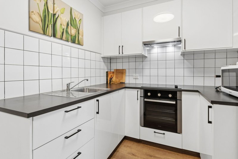 Photo - 7/132 Mounts Bay Road, Perth WA 6000 - Image 2
