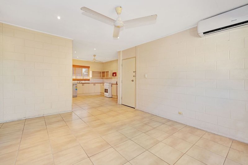 Photo - 7/135 Mitchell Street, North Ward QLD 4810 - Image 2