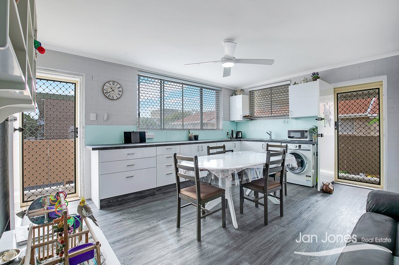 Photo - 7/14-16 Meredith Street, Redcliffe QLD 4020 - Image 4