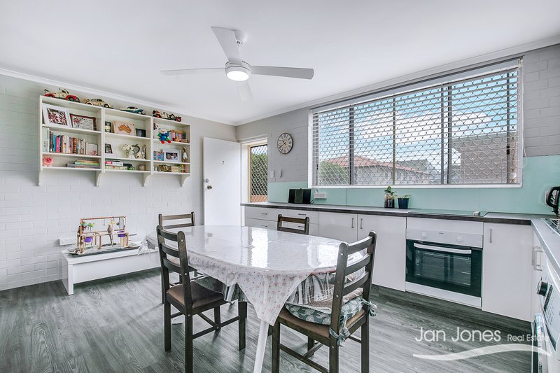 Photo - 7/14-16 Meredith Street, Redcliffe QLD 4020 - Image 7